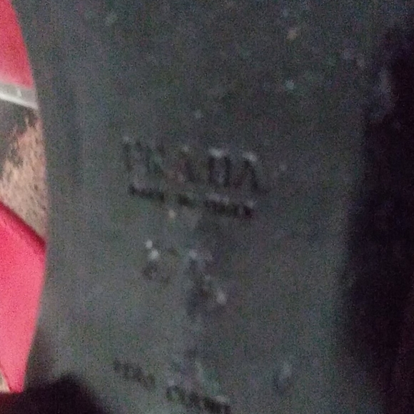 Authentic Prada red Leather Flip flops - Picture 4 of 5